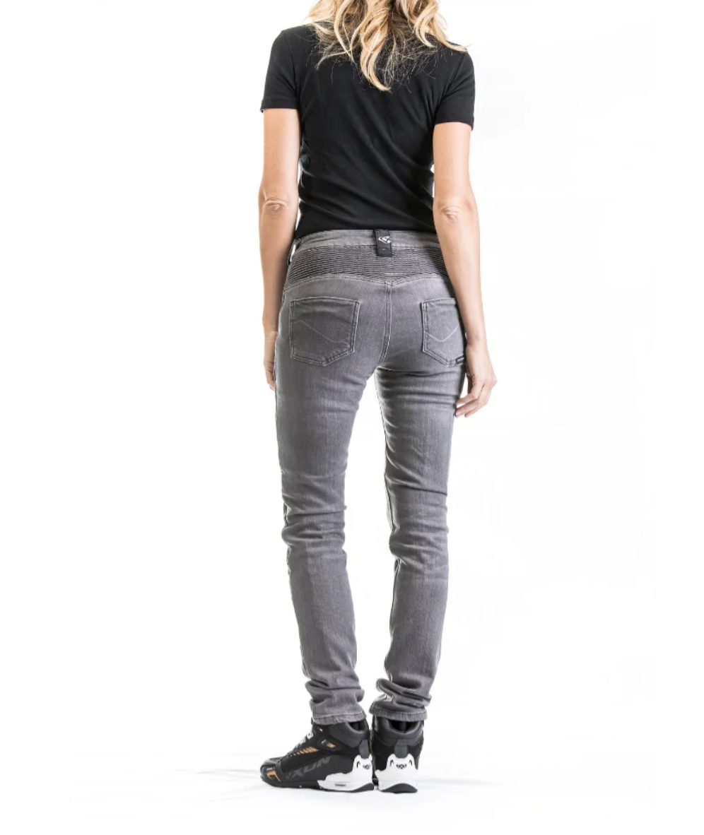 Ixon Cathelyn riding jeans